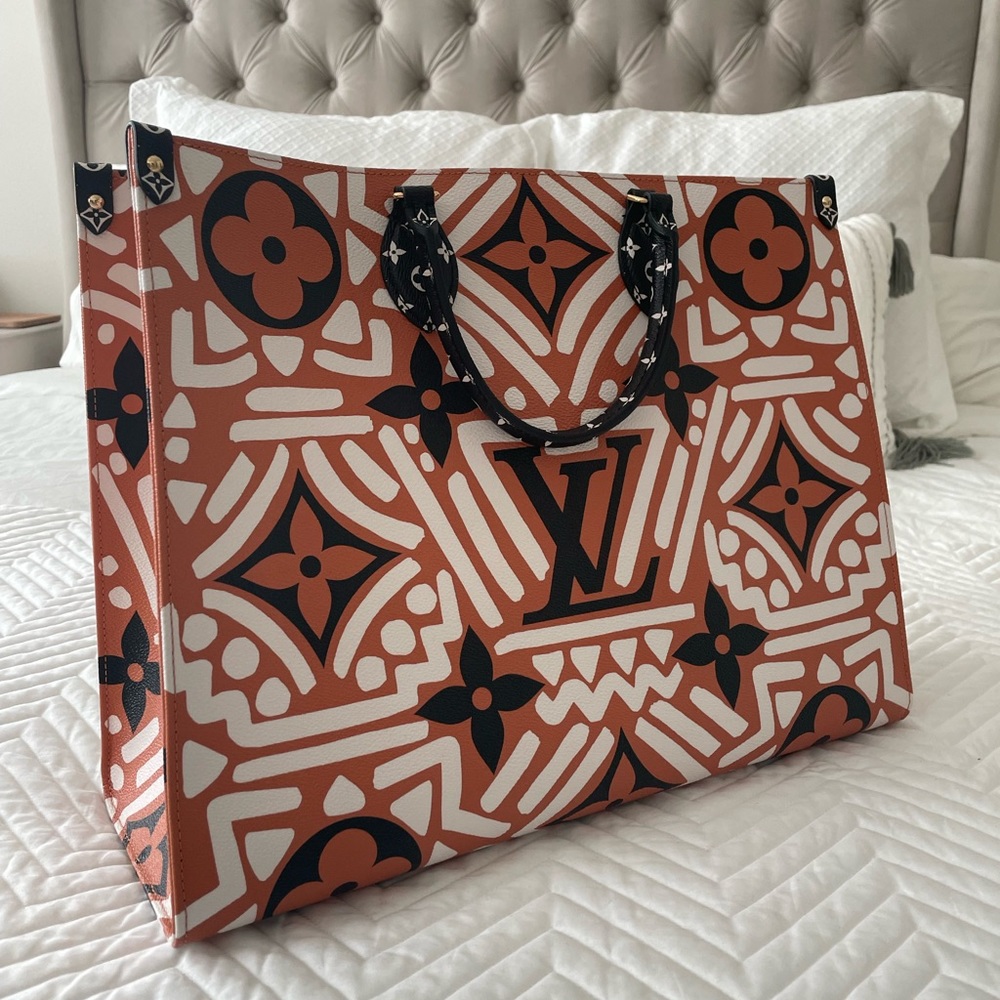 LV GIANT MONOGRAM CRAFTY